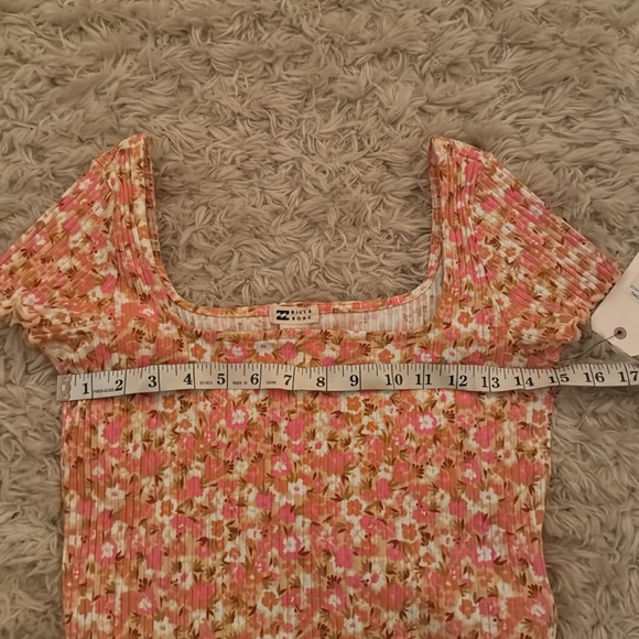 Billabong💜NWT ribbed lettuce edge floral top size L - Picture 7 of 8